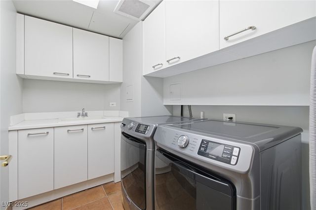 2857 Paradise Road 301, Las Vegas, NV 89109