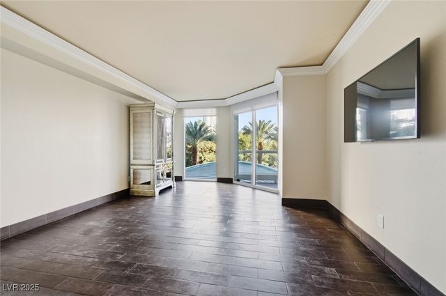 2857 Paradise Road 301, Las Vegas, NV 89109