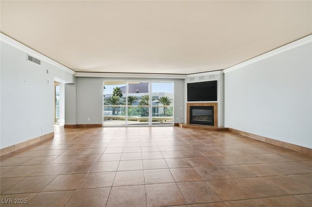 2857 Paradise Road 301, Las Vegas, NV 89109