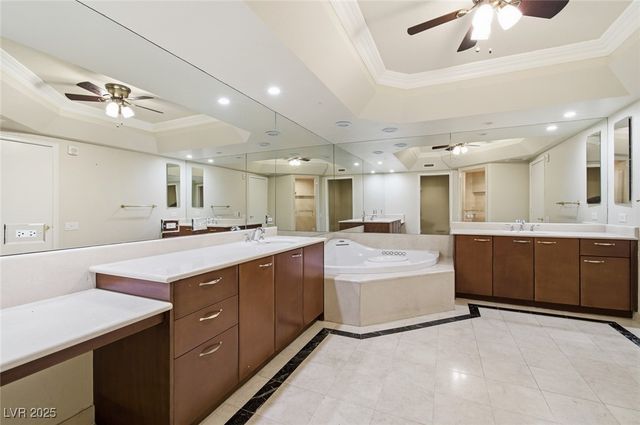 2857 Paradise Road 301, Las Vegas, NV 89109