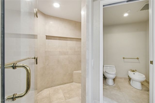 2857 Paradise Road 301, Las Vegas, NV 89109