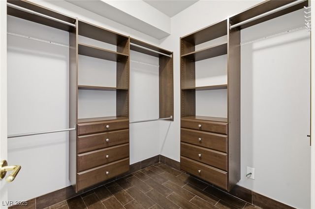 2857 Paradise Road 301, Las Vegas, NV 89109