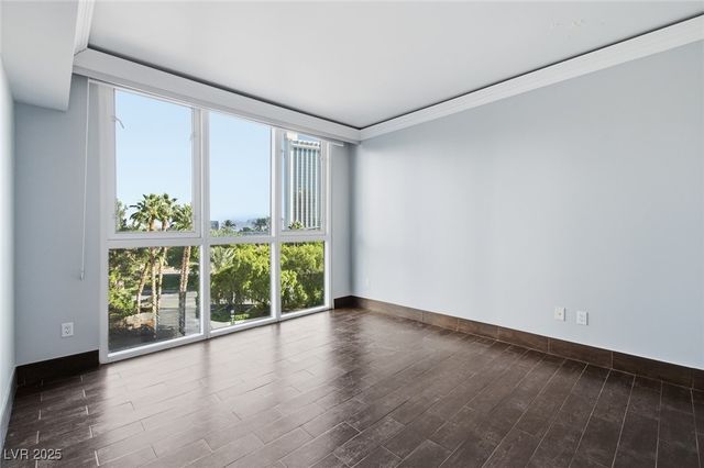 2857 Paradise Road 301, Las Vegas, NV 89109