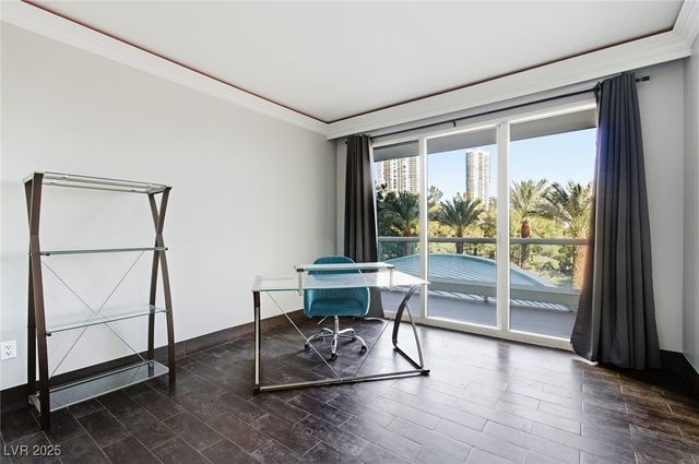 2857 Paradise Road 301, Las Vegas, NV 89109