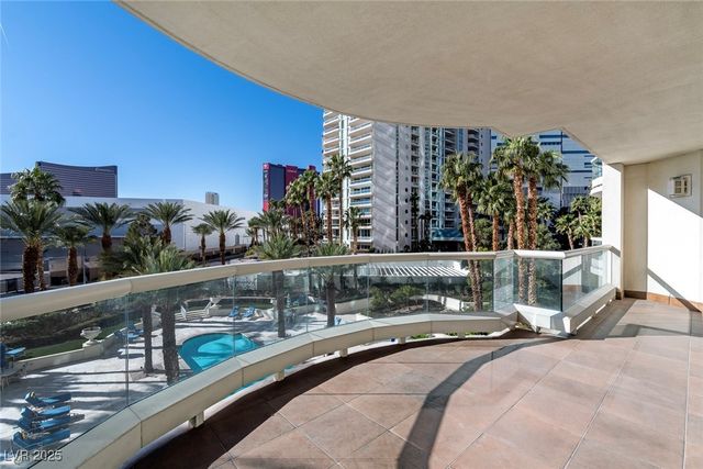 2857 Paradise Road 301, Las Vegas, NV 89109