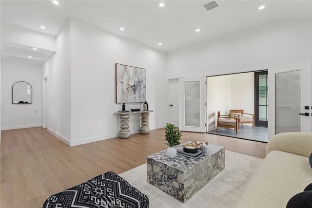 2162 Montgomery Road, Thousand Oaks, CA 91360