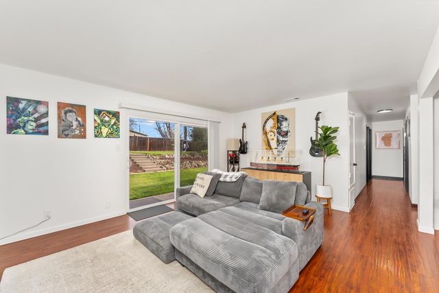 136 Penaranda Dr, Folsom, CA 95630