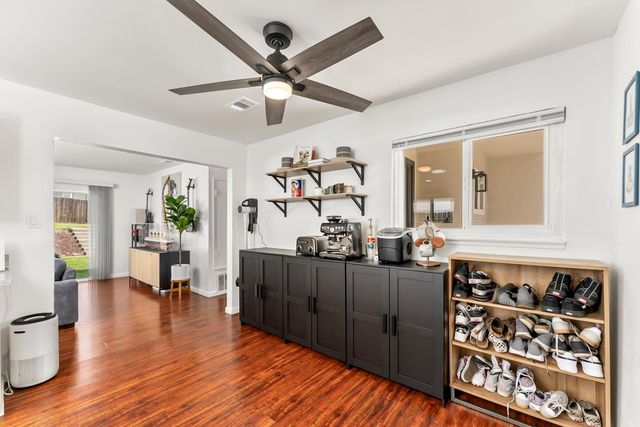 136 Penaranda Dr, Folsom, CA 95630