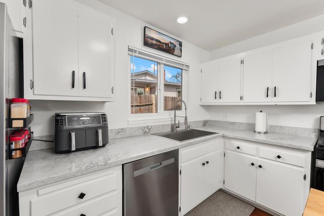 136 Penaranda Dr, Folsom, CA 95630