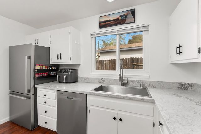 136 Penaranda Dr, Folsom, CA 95630