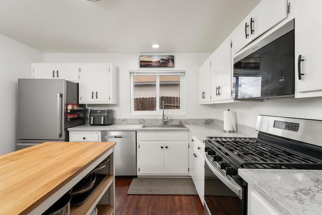 136 Penaranda Dr, Folsom, CA 95630