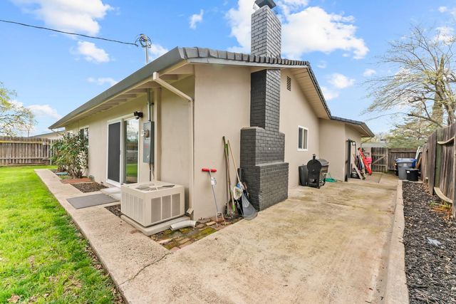 136 Penaranda Dr, Folsom, CA 95630