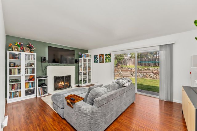 136 Penaranda Dr, Folsom, CA 95630