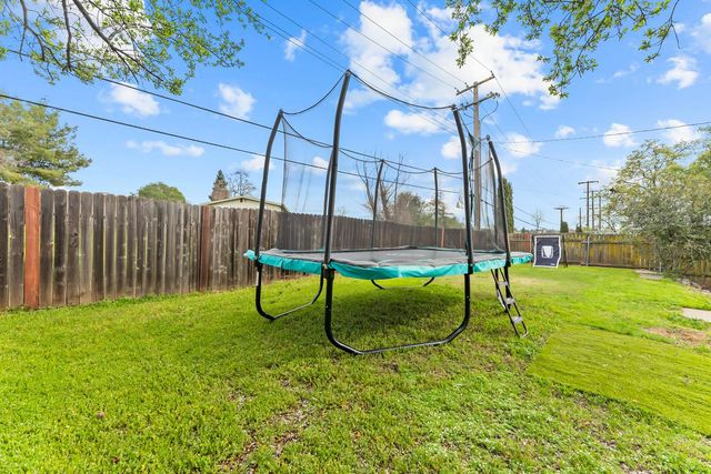 136 Penaranda Dr, Folsom, CA 95630