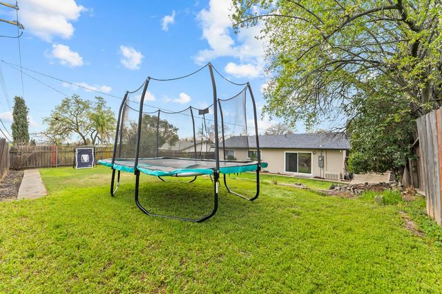 136 Penaranda Dr, Folsom, CA 95630