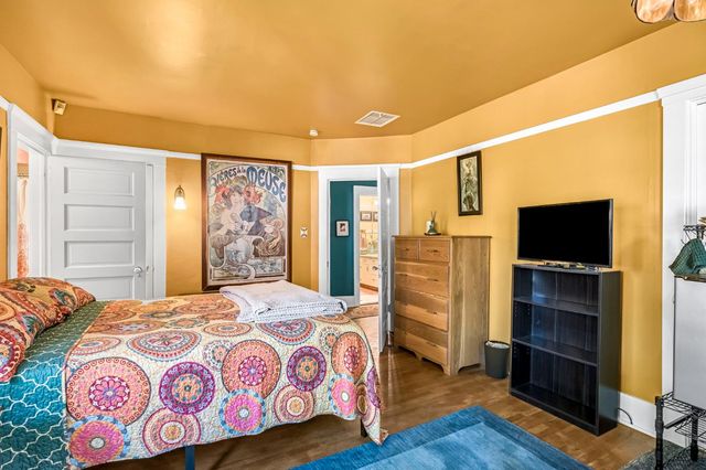 731 E Carmen Avenue, Fresno, CA 93728