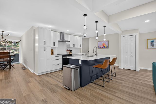 2537 Fontaine Circle, Decatur, GA 30032