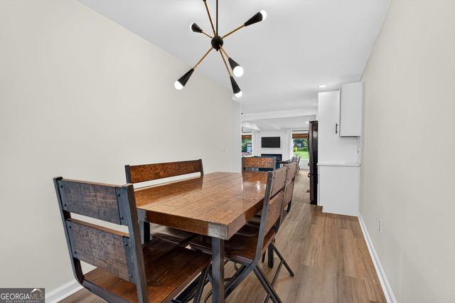 2537 Fontaine Circle, Decatur, GA 30032