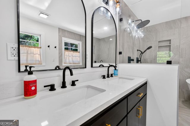 2537 Fontaine Circle, Decatur, GA 30032
