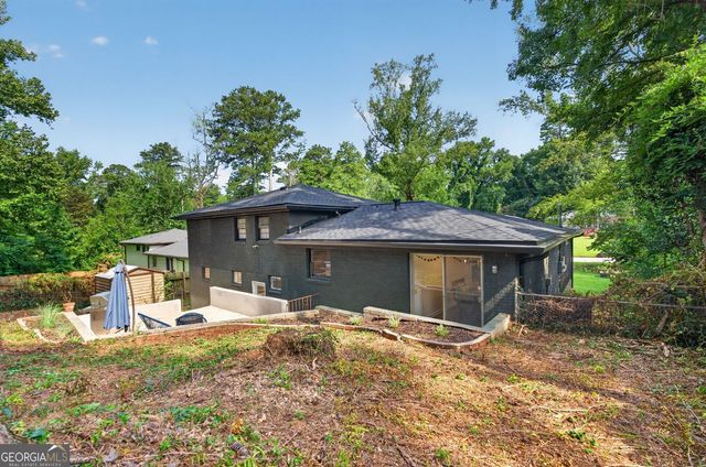 2537 Fontaine Circle, Decatur, GA 30032