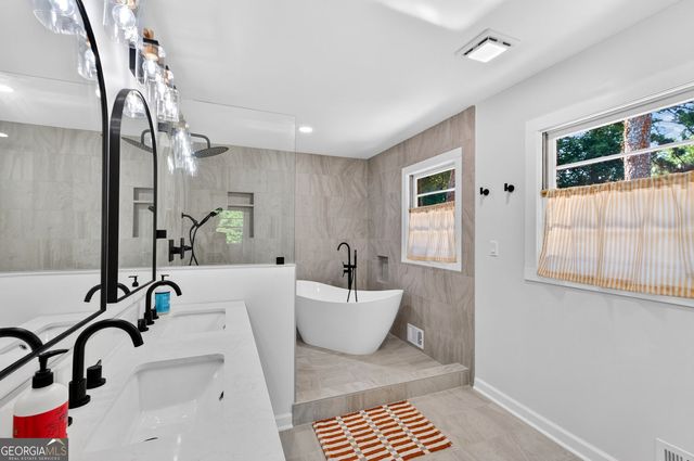 2537 Fontaine Circle, Decatur, GA 30032