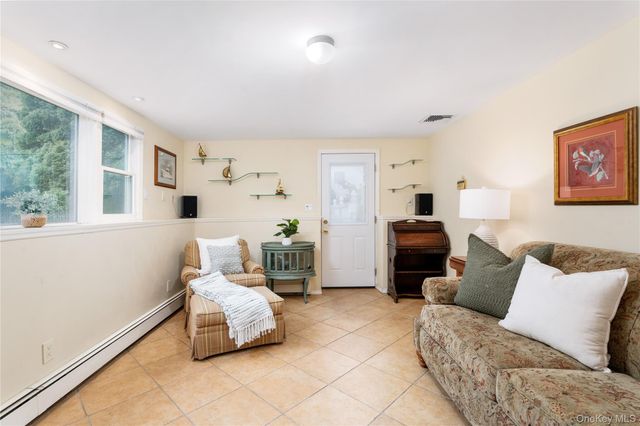 12 William Penn Drive, Stony Brook, NY 11790