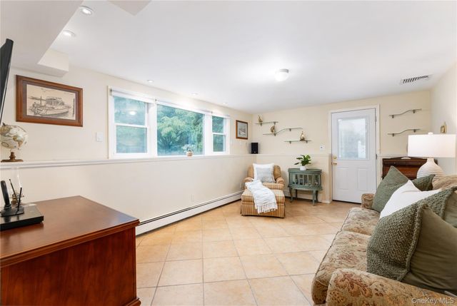 12 William Penn Drive, Stony Brook, NY 11790