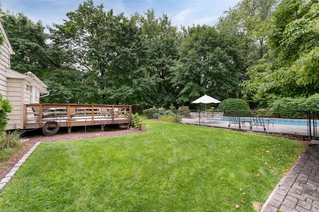 12 William Penn Drive, Stony Brook, NY 11790