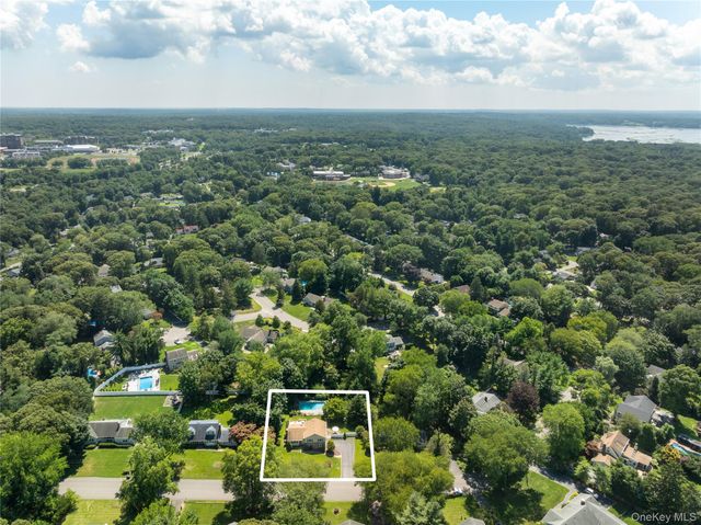 12 William Penn Drive, Stony Brook, NY 11790