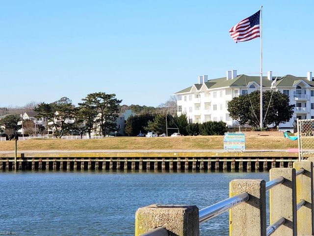 500 Barberton Dr Apt 103, Virginia Beach, VA 23451