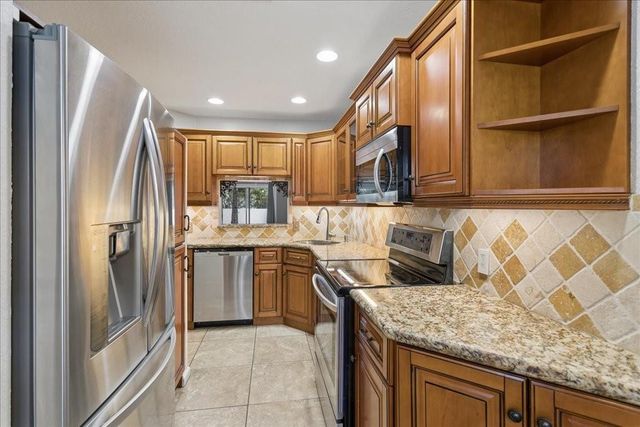 9500 SW 1st Place 17C, Coral Springs, FL 33071