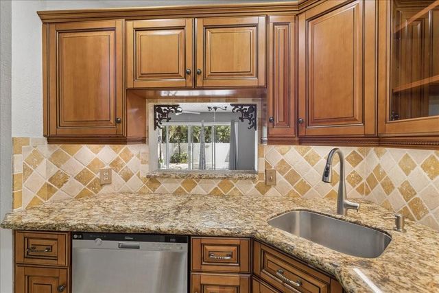 9500 SW 1st Place 17C, Coral Springs, FL 33071