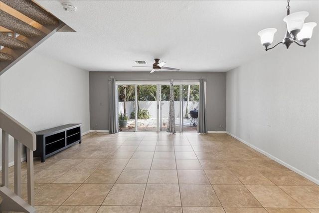 9500 SW 1st Place 17C, Coral Springs, FL 33071