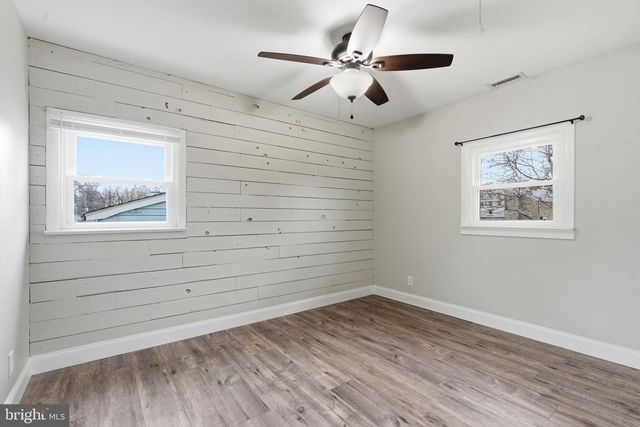 831 TRENTON RD, Fairless Hills, PA 19030