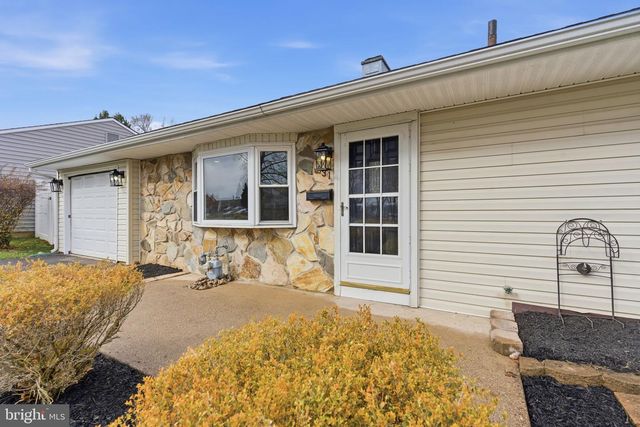 831 TRENTON RD, Fairless Hills, PA 19030