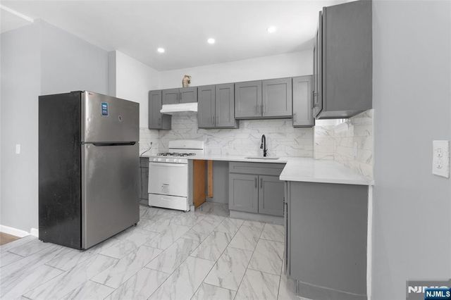 195 Park Avenue, Orange, NJ 07050