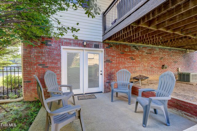 400 Brookwood Drive, Johnson City, TN 37615