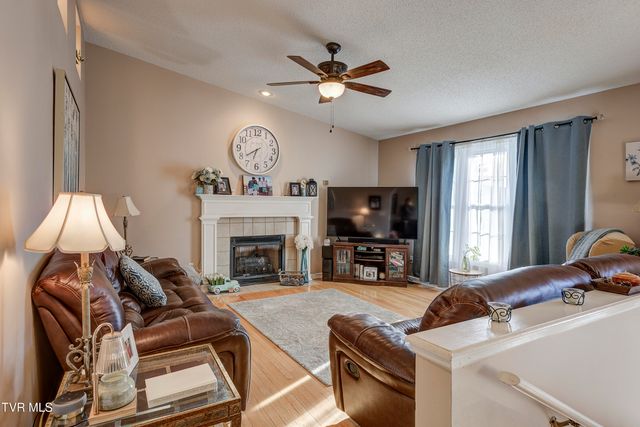 400 Brookwood Drive, Johnson City, TN 37615