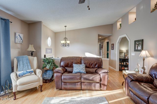 400 Brookwood Drive, Johnson City, TN 37615