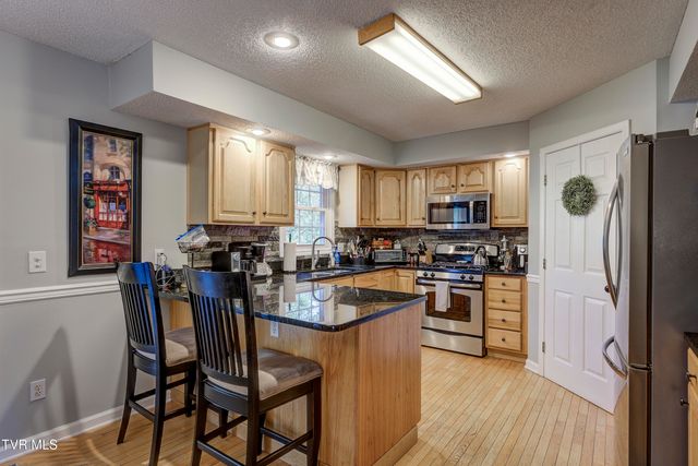 400 Brookwood Drive, Johnson City, TN 37615