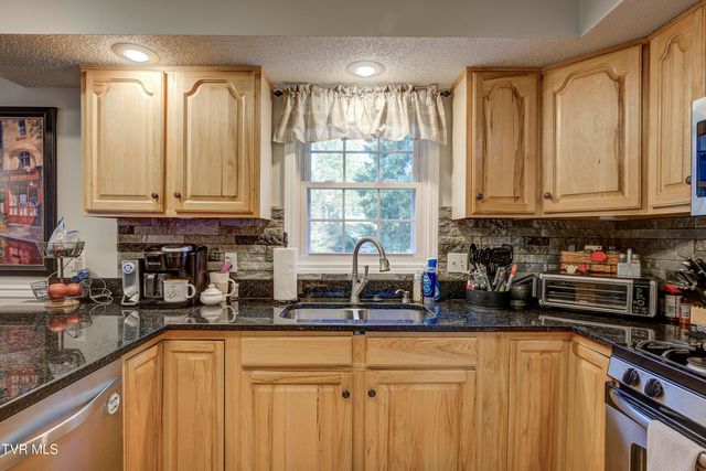 400 Brookwood Drive, Johnson City, TN 37615