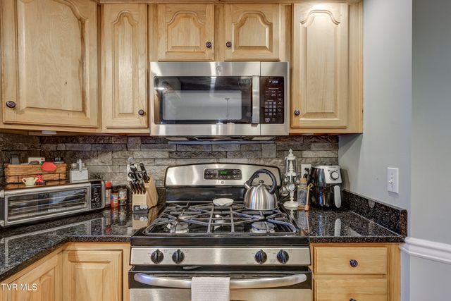 400 Brookwood Drive, Johnson City, TN 37615