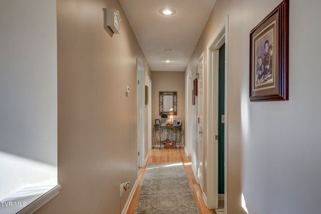 400 Brookwood Drive, Johnson City, TN 37615