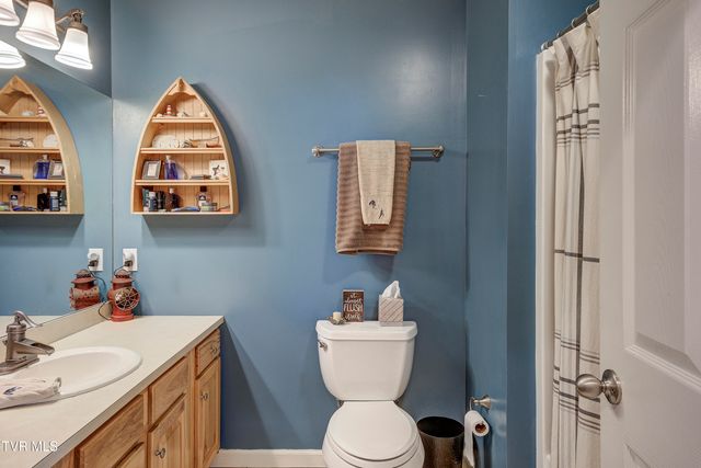 400 Brookwood Drive, Johnson City, TN 37615