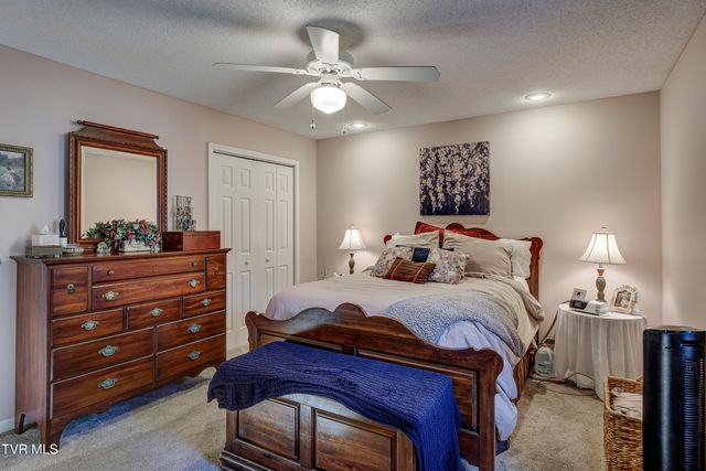400 Brookwood Drive, Johnson City, TN 37615
