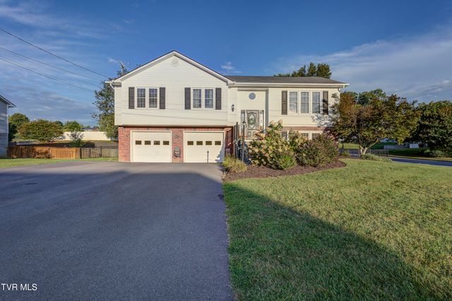 400 Brookwood Drive, Johnson City, TN 37615