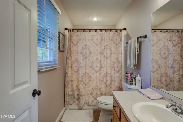 400 Brookwood Drive, Johnson City, TN 37615