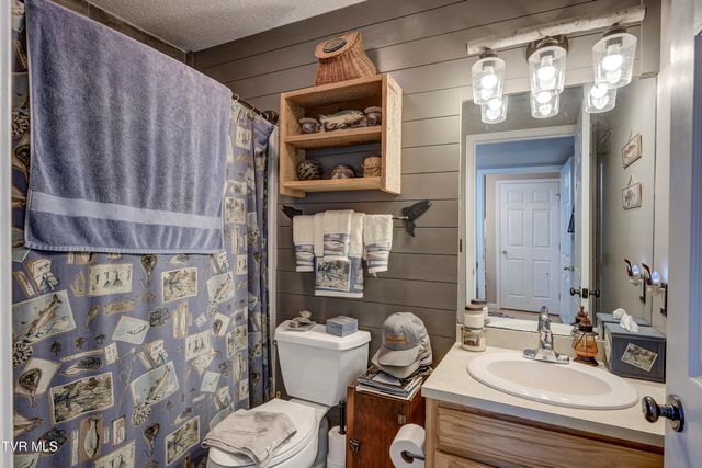 400 Brookwood Drive, Johnson City, TN 37615