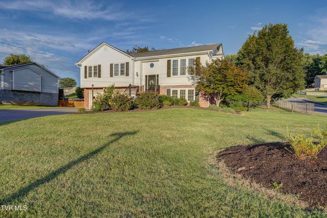 400 Brookwood Drive, Johnson City, TN 37615