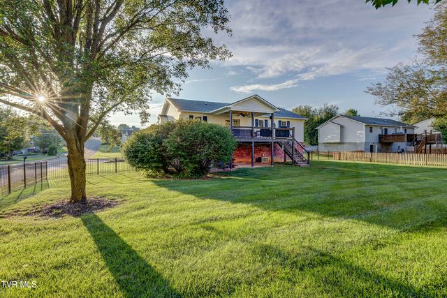 400 Brookwood Drive, Johnson City, TN 37615
